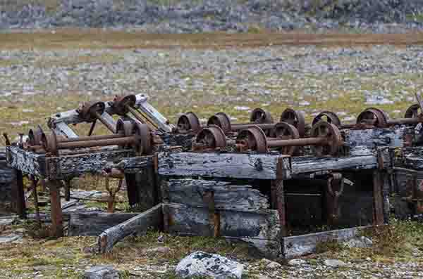 150 - Noruega - islas Svalbard - isla de Spitsbergen - Ingeborgfjellet - antiguo asentamiento minero